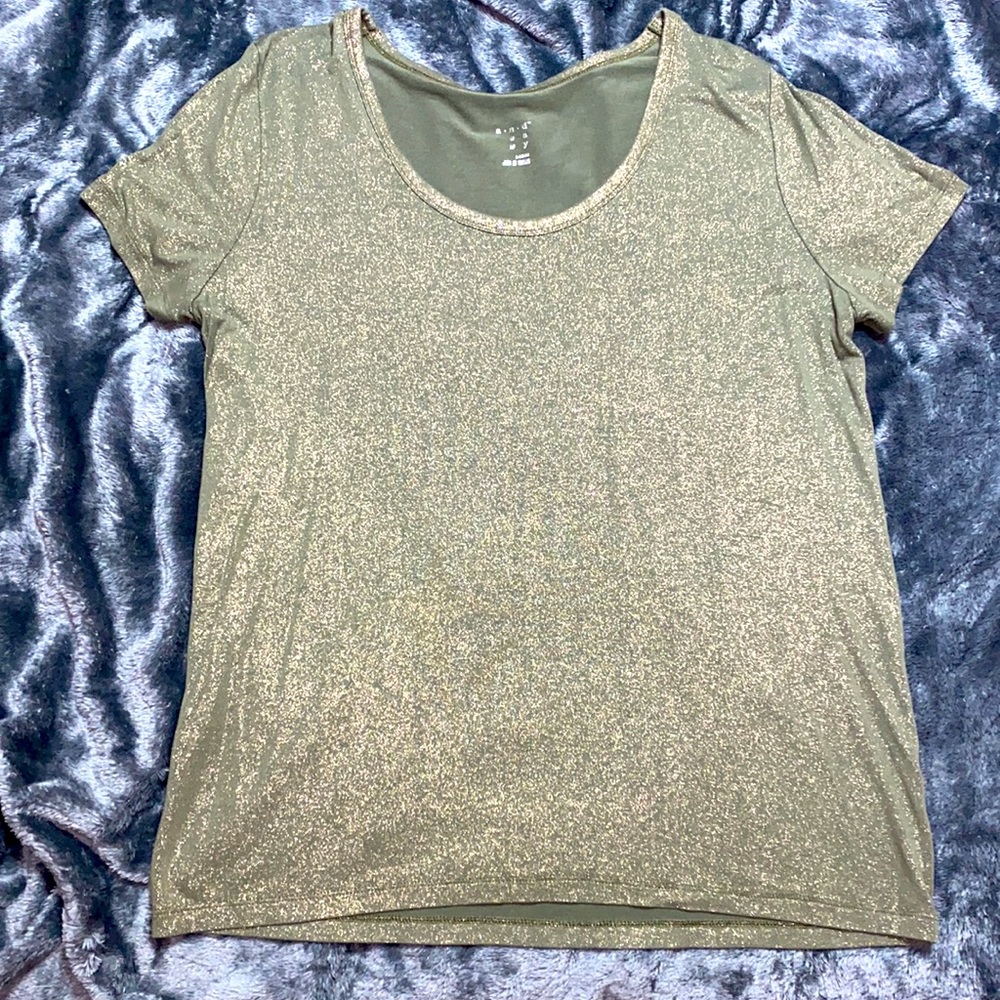 Sparkle A new day t shirt size L.